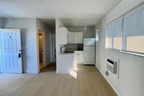 Apartment in Miami, Florida 1 bedroom, 306.21 sq.m. № 1994426 - photo 1