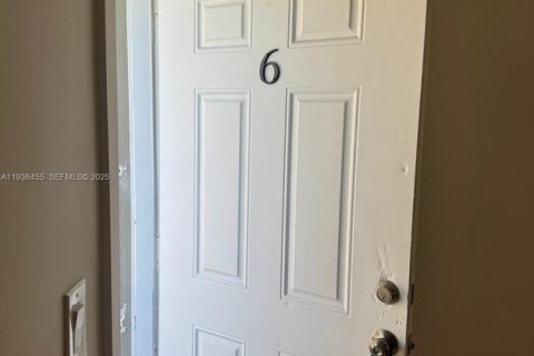 Apartment in Miami, Florida 1 bedroom, 306.21 sq.m. № 1994426 - photo 9