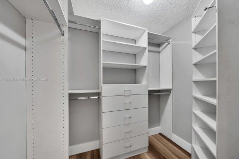 Casa en venta en Hollywood, Florida, 4 dormitorios, 225.01 m2 № 1882606 - foto 27