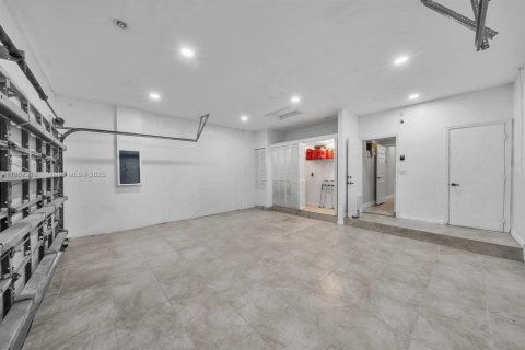 Casa en venta en Hollywood, Florida, 4 dormitorios, 225.01 m2 № 1882606 - foto 19