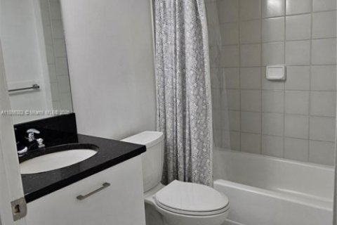 Condo in Aventura, Florida, 2 bedrooms № 1981897 - photo 22