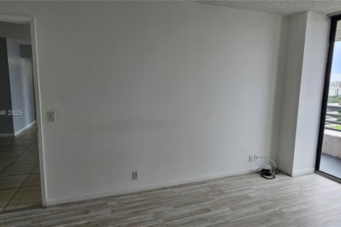 Condo in Aventura, Florida, 2 bedrooms № 1981897 - photo 8