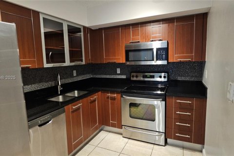 Condo in Aventura, Florida, 2 bedrooms № 1981897 - photo 6