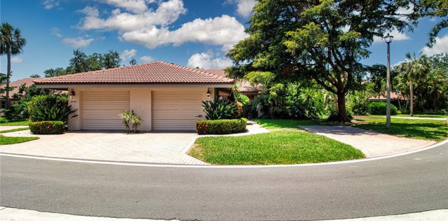 House in Sarasota, Florida 2 bedrooms, 145.86 sq.m. № 1673922