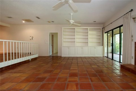 House in Sarasota, Florida 2 bedrooms, 145.86 sq.m. № 1673922 - photo 17