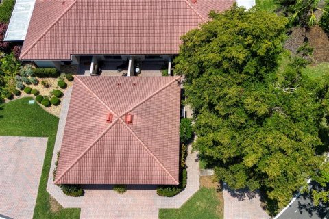 House in Sarasota, Florida 2 bedrooms, 145.86 sq.m. № 1673922 - photo 3