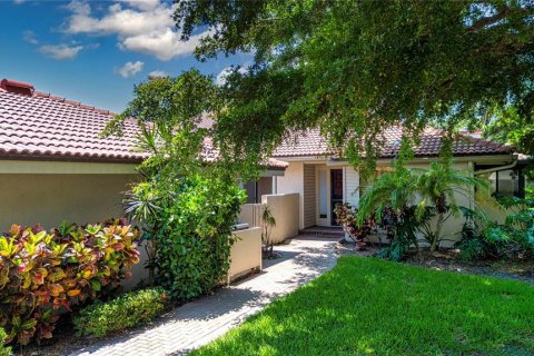 House in Sarasota, Florida 2 bedrooms, 145.86 sq.m. № 1673922 - photo 6