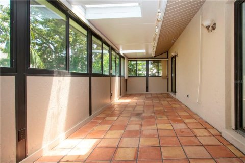 House in Sarasota, Florida 2 bedrooms, 145.86 sq.m. № 1673922 - photo 29
