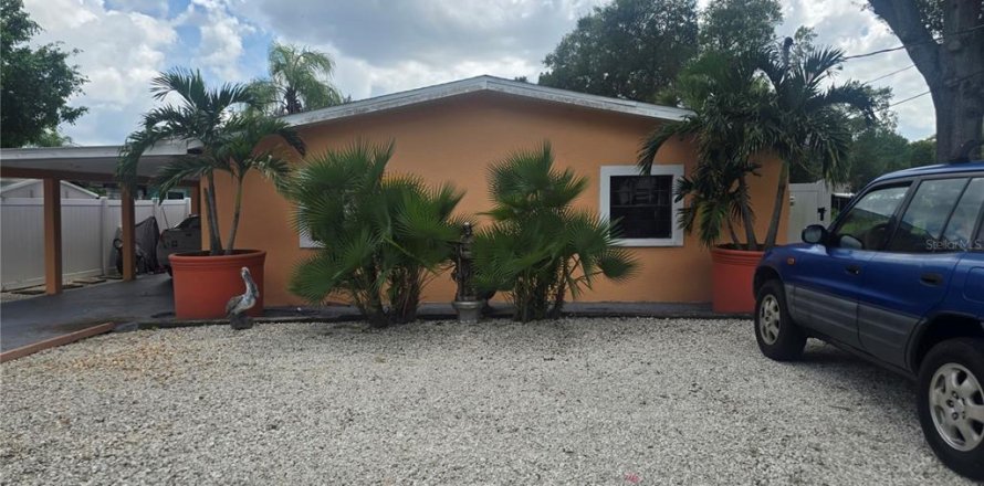 Casa en Palm Harbor, Florida 3 dormitorios, 139.82 m2 № 2381280