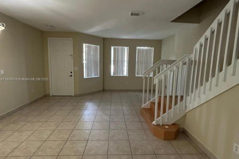 Townhouse in Homestead, Florida 3 bedrooms, 155.98 sq.m. № 1850652 - photo 2