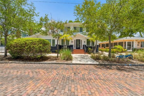 Immobilier commercial à vendre à Saint Petersburg, Floride: 300.45 m2 № 2208401 - photo 6