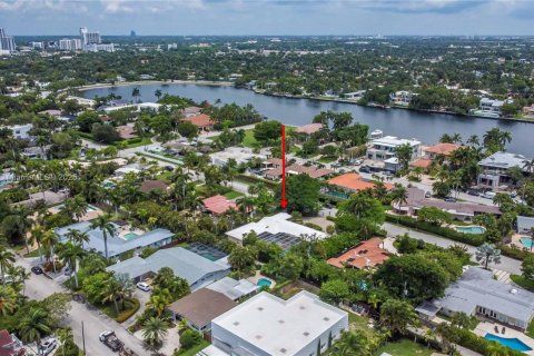 House in Hollywood, Florida 4 bedrooms, 278.61 sq.m. № 1830836 - photo 4