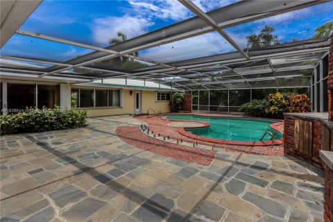 House in Hollywood, Florida 4 bedrooms, 278.61 sq.m. № 1830836 - photo 19
