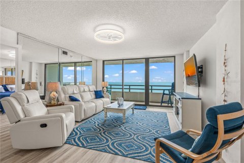 Condo in Daytona Beach Shores, Florida, 2 bedrooms  № 2379046 - photo 8