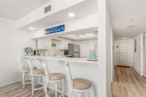 Condo in Daytona Beach Shores, Florida, 2 bedrooms  № 2379046 - photo 19