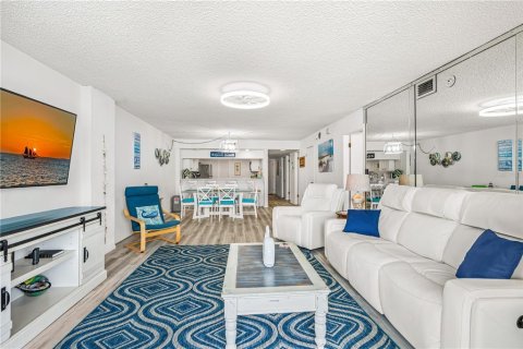 Condo in Daytona Beach Shores, Florida, 2 bedrooms  № 2379046 - photo 12