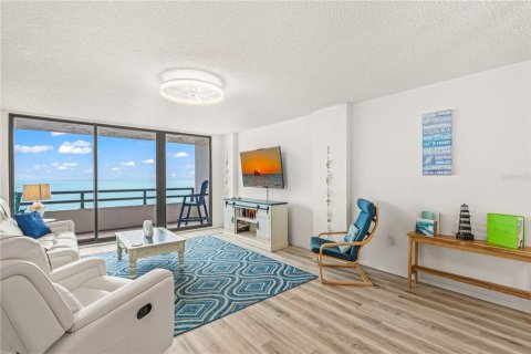 Condo in Daytona Beach Shores, Florida, 2 bedrooms  № 2379046 - photo 11