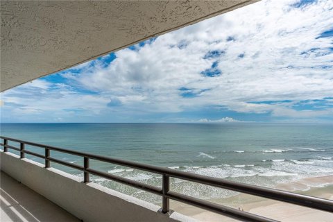 Condo in Daytona Beach Shores, Florida, 2 bedrooms  № 2379046 - photo 15