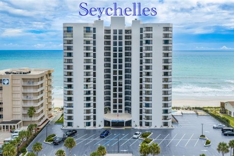 Condo in Daytona Beach Shores, Florida, 2 bedrooms  № 2379046