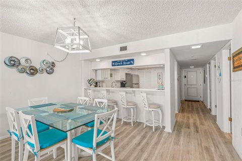 Condo in Daytona Beach Shores, Florida, 2 bedrooms  № 2379046 - photo 18