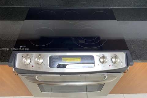 Купить кондоминиум в Авентура, Флорида 1 спальня, 77.57м2, № 1861066 - фото 11