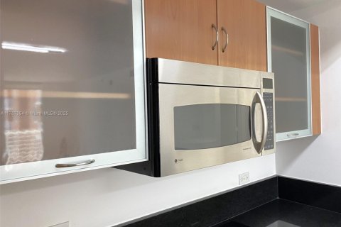 Купить кондоминиум в Авентура, Флорида 1 спальня, 77.57м2, № 1861066 - фото 10