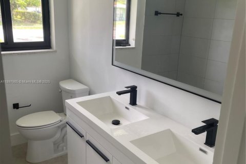 Villa ou maison à louer à Miami Gardens, Floride: 4 chambres, 198.07 m2 № 1954172 - photo 6