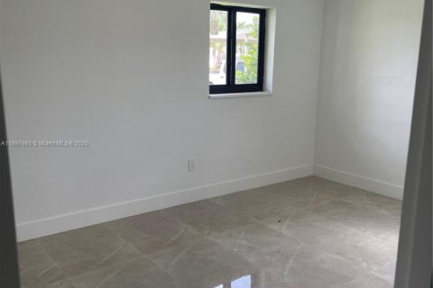 Villa ou maison à louer à Miami Gardens, Floride: 4 chambres, 198.07 m2 № 1954172 - photo 11