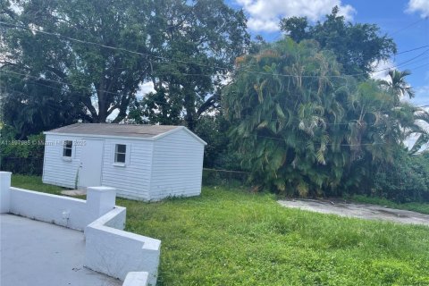 Villa ou maison à louer à Miami Gardens, Floride: 4 chambres, 198.07 m2 № 1954172 - photo 9