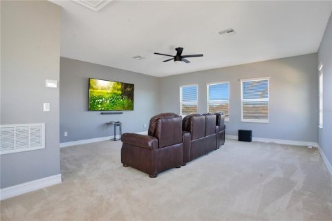 House in Bradenton, Florida 4 bedrooms, 377.74 sq.m. № 1583978 - photo 10