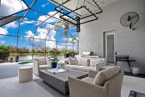 House in Bradenton, Florida 4 bedrooms, 377.74 sq.m. № 1583978 - photo 22