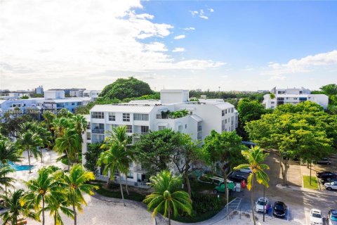 Copropriété à vendre à Miami, Floride: 1 chambre, 67.17 m2 № 1981774 - photo 17