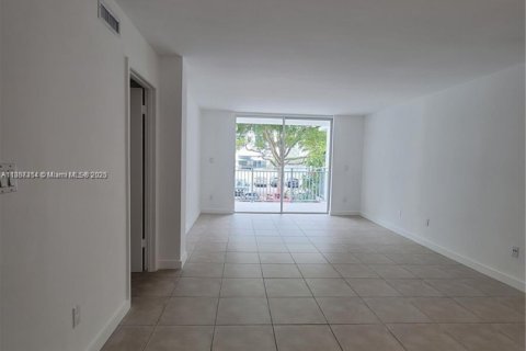 Copropriété à vendre à Miami, Floride: 1 chambre, 67.17 m2 № 1981774 - photo 4
