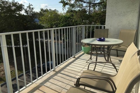 Copropriété à vendre à Miami, Floride: 1 chambre, 67.17 m2 № 1981774 - photo 2