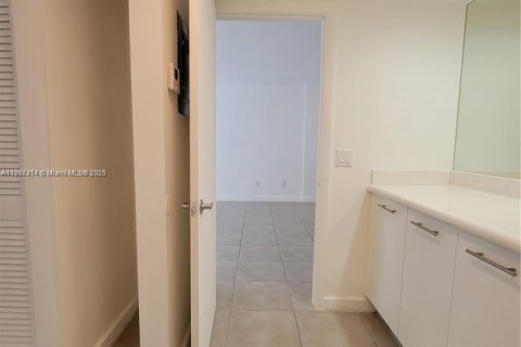 Copropriété à vendre à Miami, Floride: 1 chambre, 67.17 m2 № 1981774 - photo 10