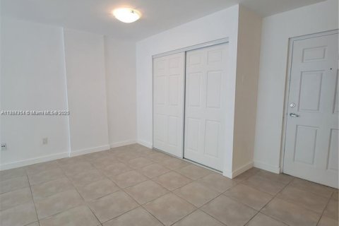 Copropriété à vendre à Miami, Floride: 1 chambre, 67.17 m2 № 1981774 - photo 6