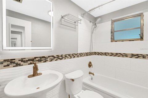 Villa ou maison à vendre à Nokomis, Floride: 3 chambres, 168.52 m2 № 2375482 - photo 27
