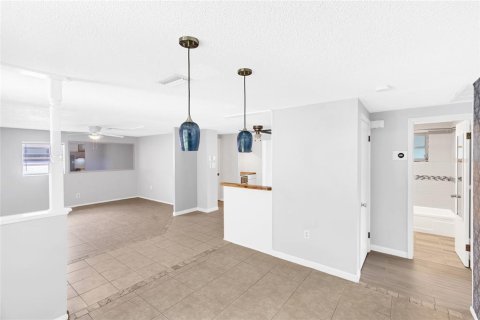 Villa ou maison à vendre à Nokomis, Floride: 3 chambres, 168.52 m2 № 2375482 - photo 9
