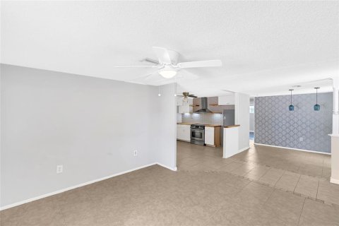 Villa ou maison à vendre à Nokomis, Floride: 3 chambres, 168.52 m2 № 2375482 - photo 5