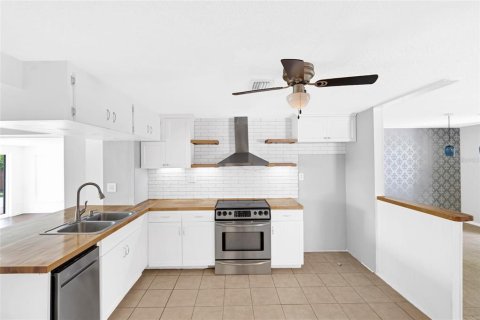 Villa ou maison à vendre à Nokomis, Floride: 3 chambres, 168.52 m2 № 2375482 - photo 12