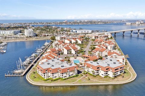 Condo in Saint Petersburg, Florida, 2 bedrooms  № 1446635 - photo 6