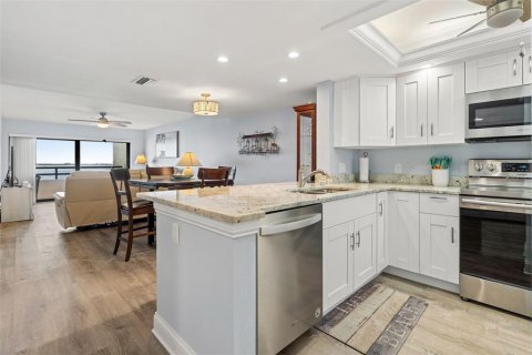 Condo in Saint Petersburg, Florida, 2 bedrooms  № 1446635 - photo 19
