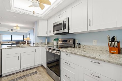 Condo in Saint Petersburg, Florida, 2 bedrooms  № 1446635 - photo 23