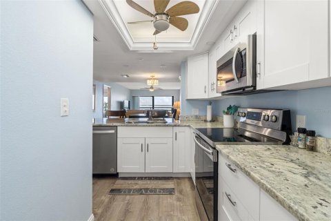 Condo in Saint Petersburg, Florida, 2 bedrooms  № 1446635 - photo 22