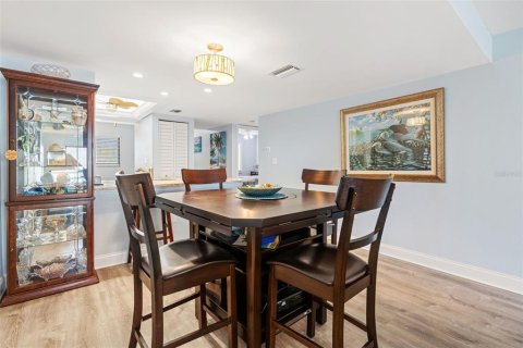 Condo in Saint Petersburg, Florida, 2 bedrooms  № 1446635 - photo 28