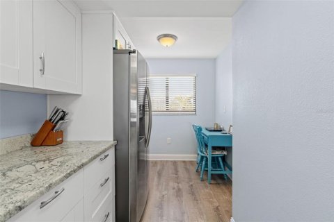 Condo in Saint Petersburg, Florida, 2 bedrooms  № 1446635 - photo 25