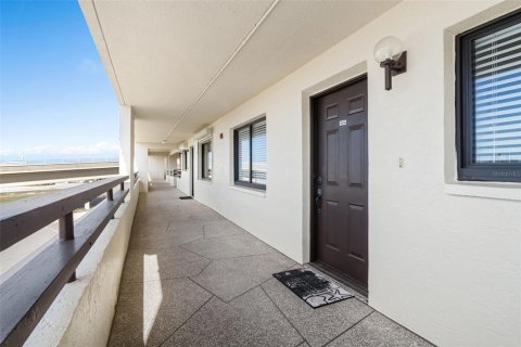 Condo in Saint Petersburg, Florida, 2 bedrooms  № 1446635 - photo 16