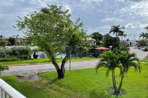 Copropriété à louer à Doral, Floride: 1 chambre, 75.25 m2 № 2256874 - photo 16