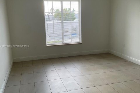 Copropriété à louer à Doral, Floride: 1 chambre, 75.25 m2 № 2256874 - photo 10