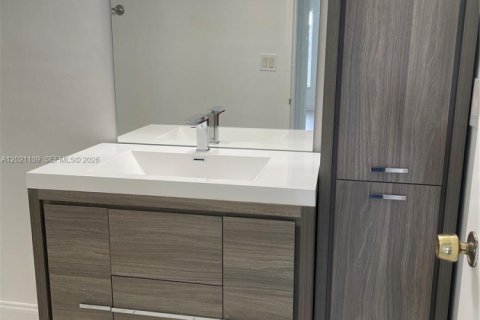 Copropriété à louer à Doral, Floride: 1 chambre, 75.25 m2 № 2256874 - photo 11
